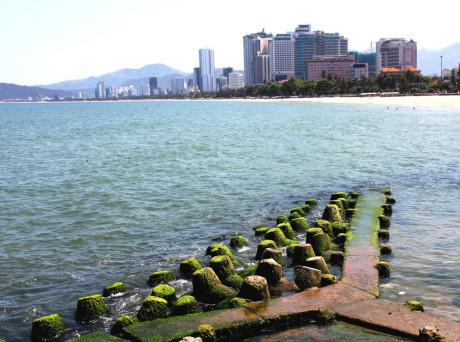 bãi đá rêu xanh Nha Trang bãi đá rêu xanh Nha Trang